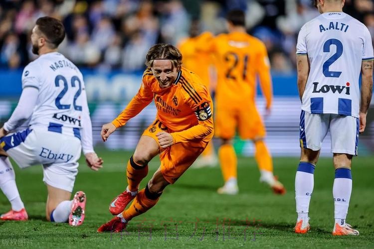 魔笛愿降薪并继续替补 但皇马决心培养年轻球员